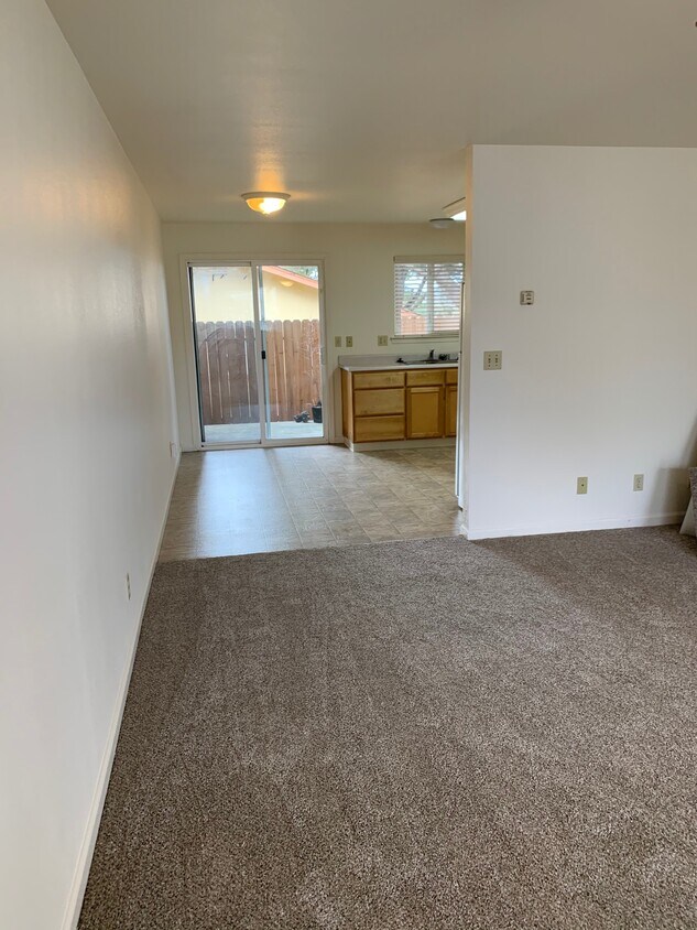 Foto principal - 1453 Larissa Cir