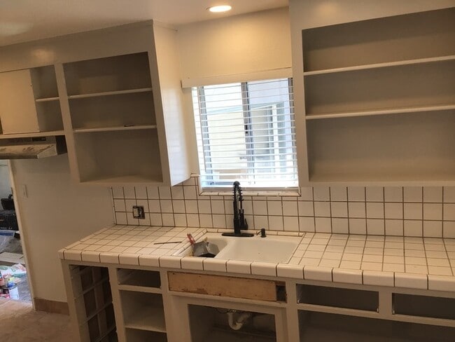 Foto del edificio - 3677 Camden Ave