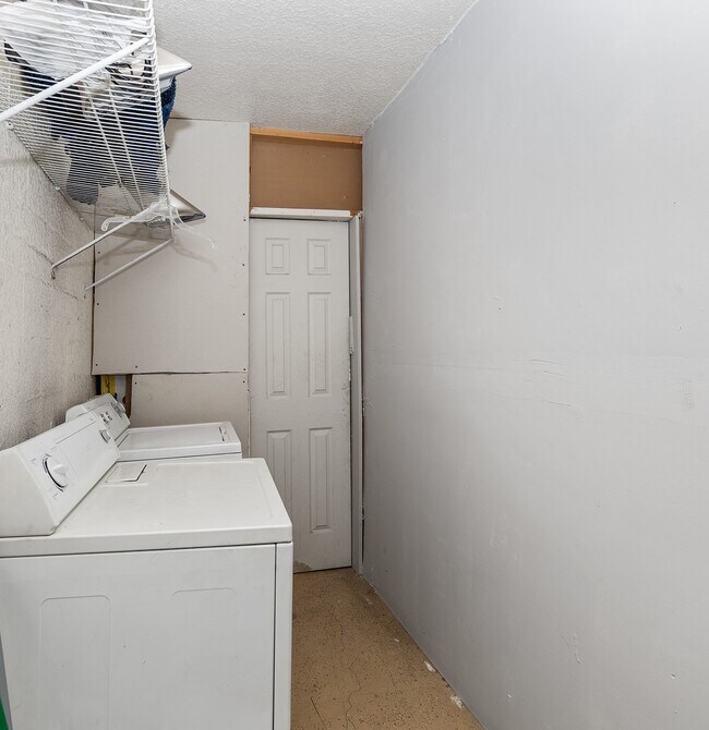 Building Photo - 8 Spring Trl