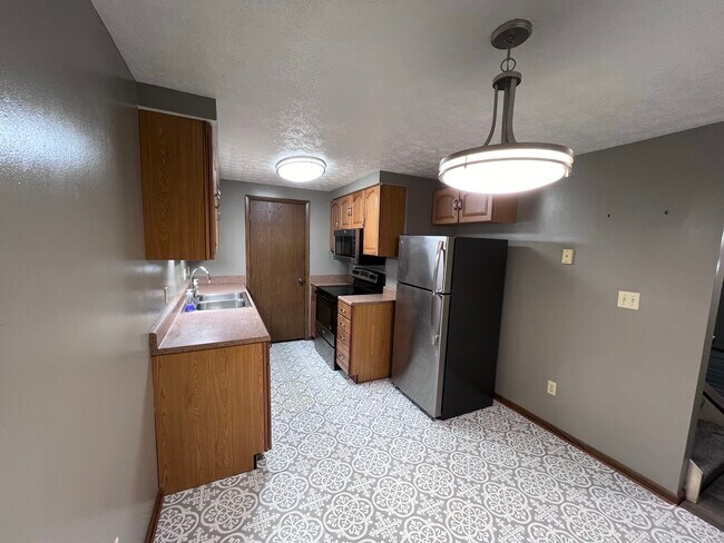 Cocina 2 - 1219 Hilltop Dr