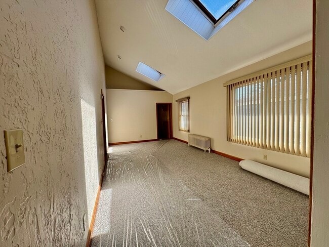 Foto del edificio - 70 Durso Ave