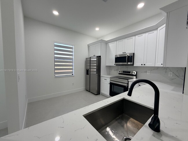 Foto del edificio - 1144 Mobley St E