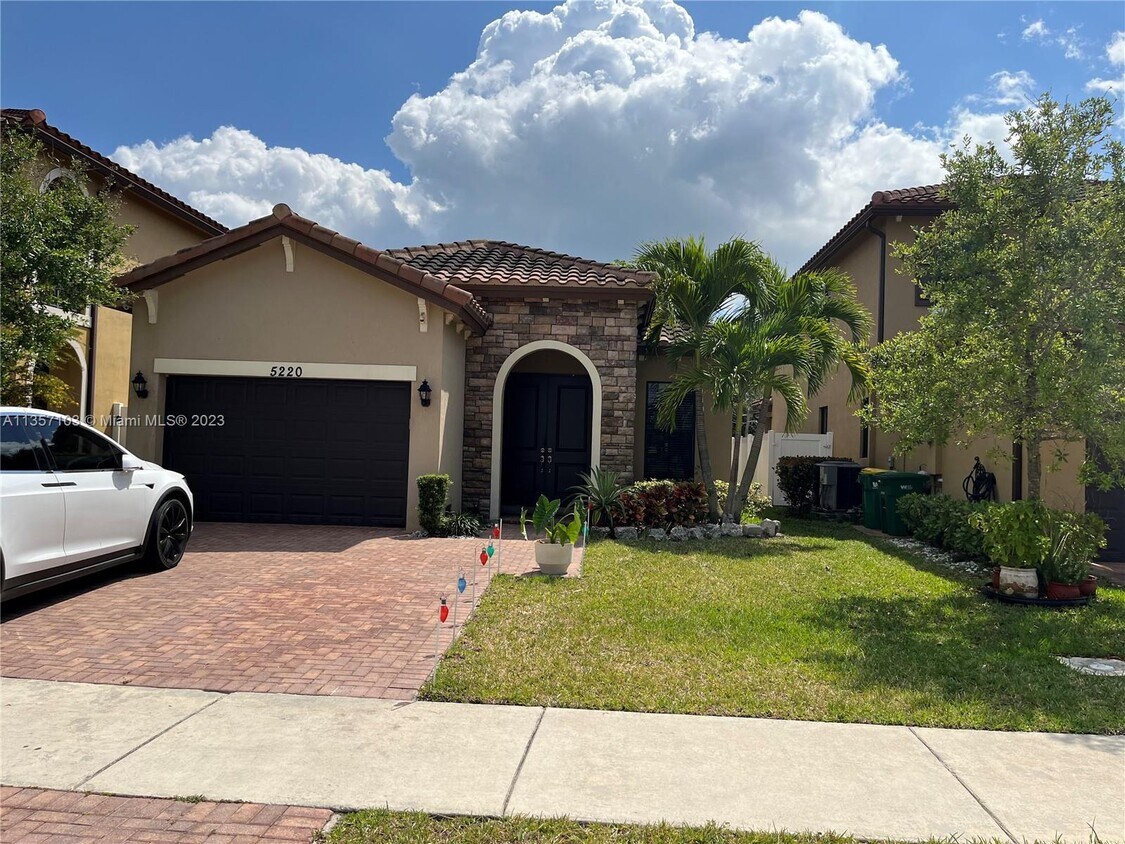 5220 NW 48th Ln, Lauderhill, FL 33319 House Rental in Lauderhill, FL