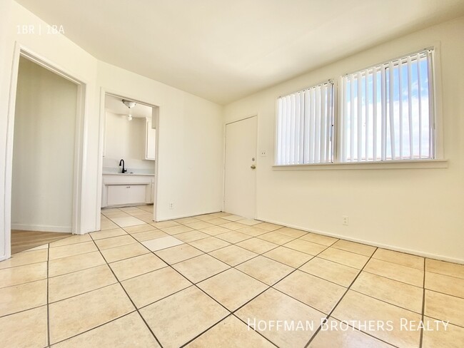 Foto del edificio - 1425 W Jefferson Blvd, Los Angeles, CA 90007