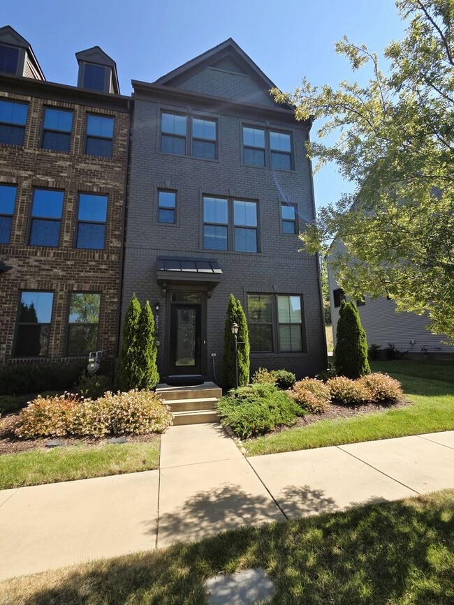 Building Photo - 2209 Cantina Ln