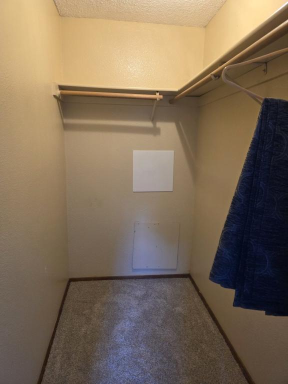 Building Photo - 708 SW Bridge St