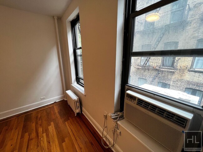 Building Photo - Adorable Soho Studio steps from Cronut Bak...