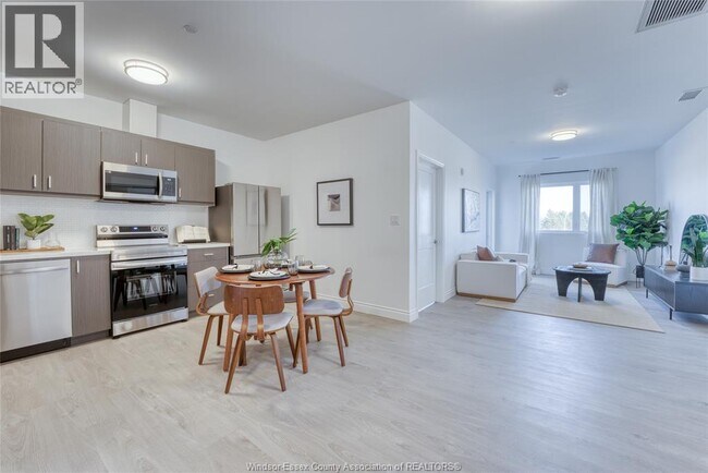 Building Photo - 1900 6TH Conc