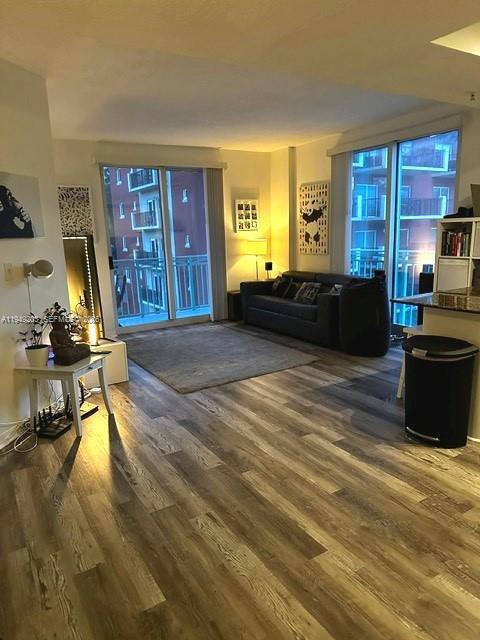 Building Photo - 3500 Coral Wy