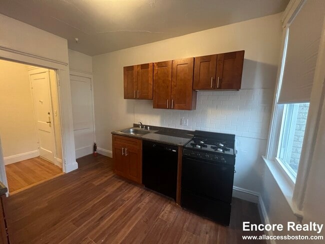 Building Photo - 1634 Commonwealth Ave