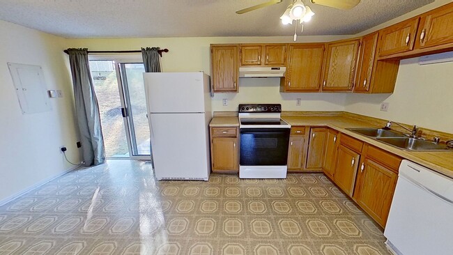 Building Photo - Single Family