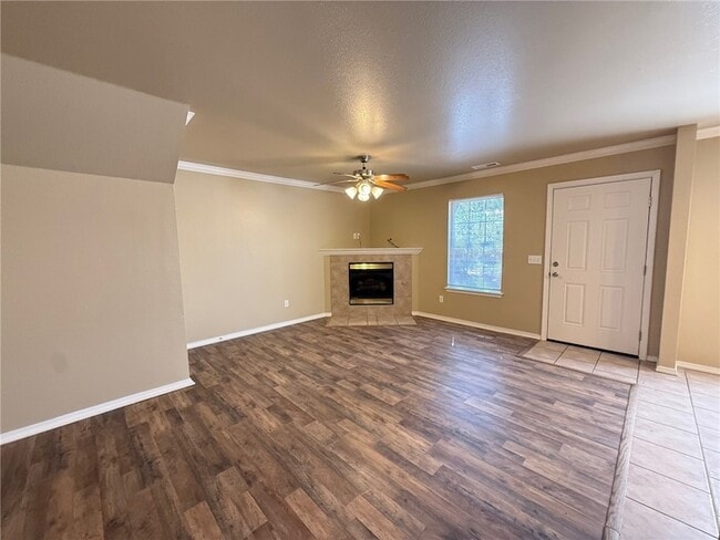 Building Photo - 2151 Skyler Dr