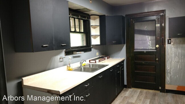 Building Photo - 3 br, 1 bath House - 1949 McNary Blvd.