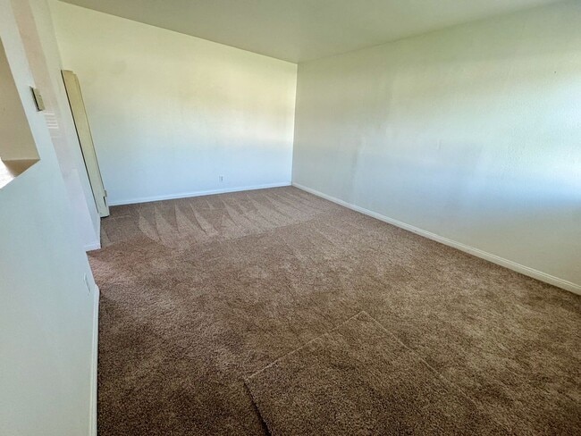 Building Photo - Charming 3-Bedroom Home in the Heart of La Puente – Move-In Ready!