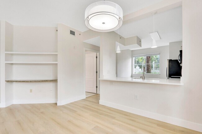 Foto del edificio - 11037 Legacy Blvd