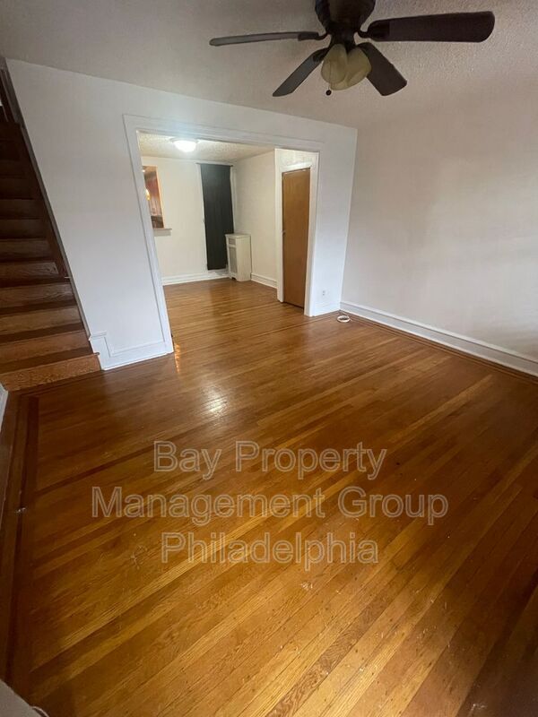 Building Photo - 234 Sparks St