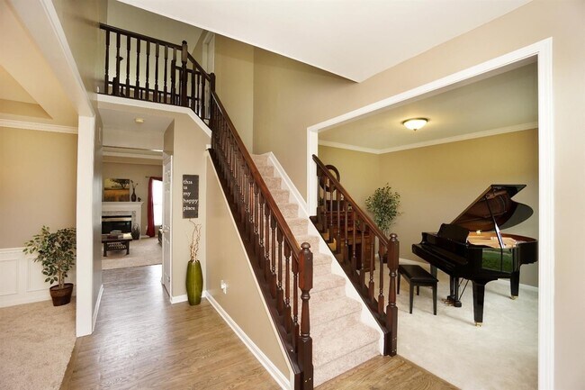 Building Photo - 7882 Yellowwood Dr