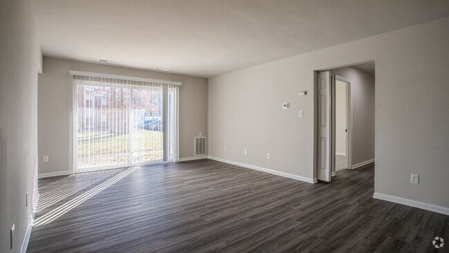 2BR,1.5BA,-1118SF - Pines of York