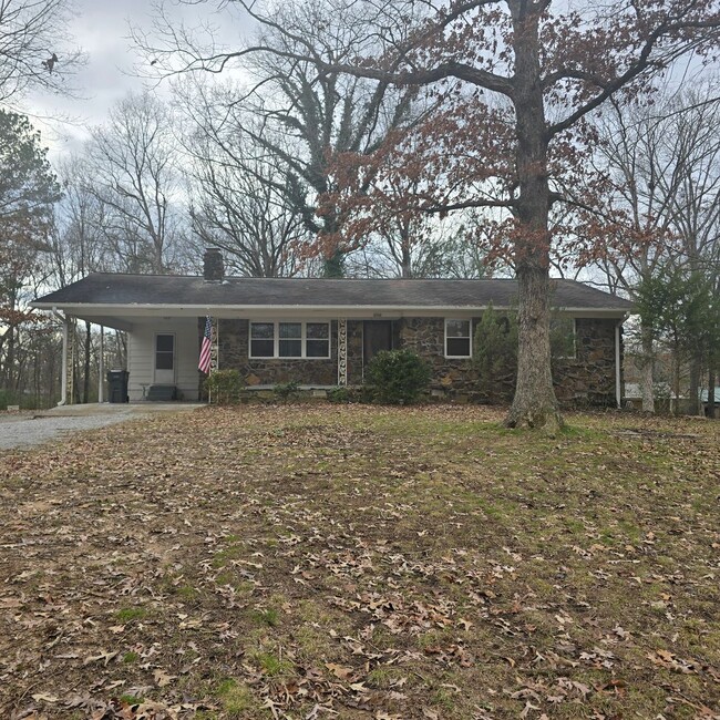 Building Photo - Charming 3-Bedroom, 1.75-Bathroom Home Nor...