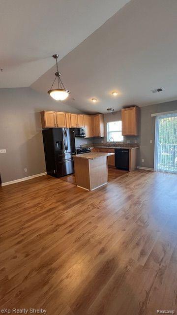 Foto del edificio - 3272 Theodore