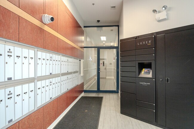Foto del edificio - 2915 N Clybourn Ave