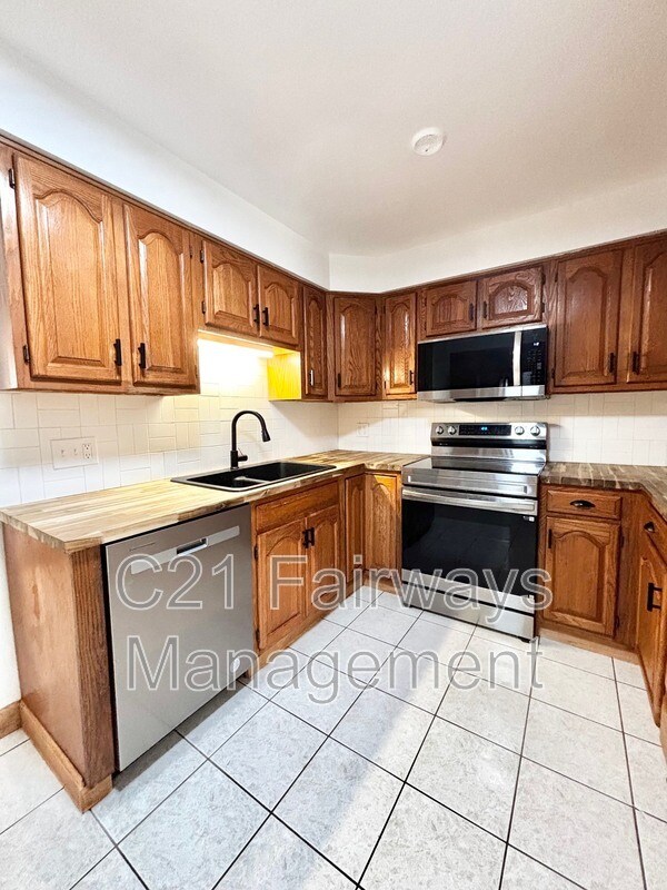 Foto del edificio - 616 Sandy Hill Rd