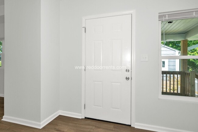 Building Photo - A Must-See Duplex!