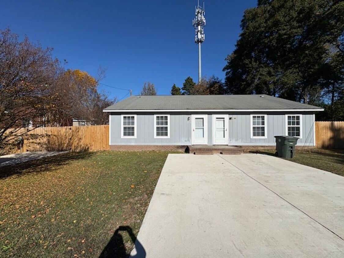 Foto principal - 3818 John Marshall Rd