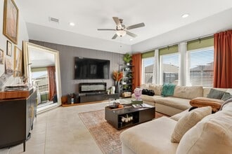 Building Photo - 1511 Maple Rdg Dr