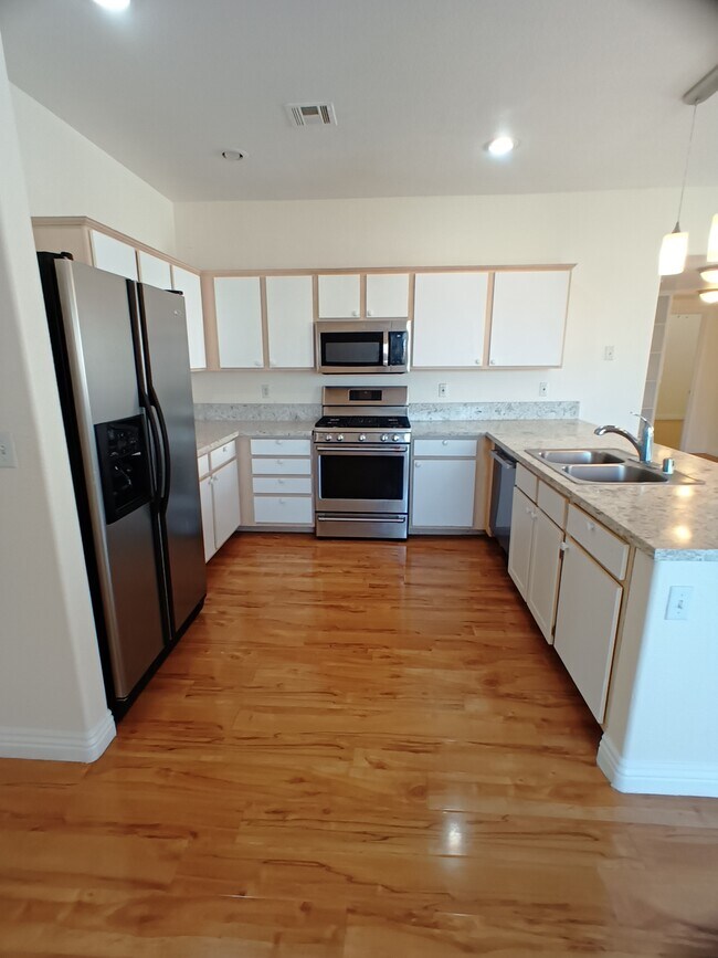 Foto del edificio - 855 N Stephanie St