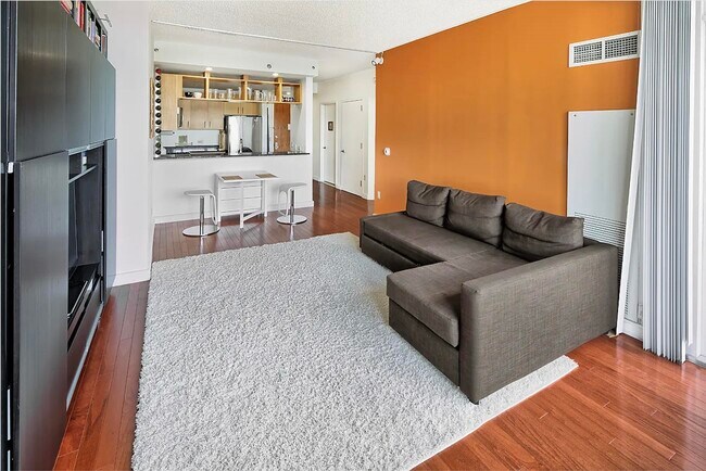 Foto del edificio - 1 SHORE Ln