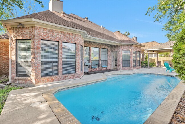 Foto del edificio - 590 Edgewood Dr