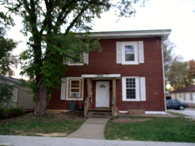 Building Photo - 504 E Cherry St