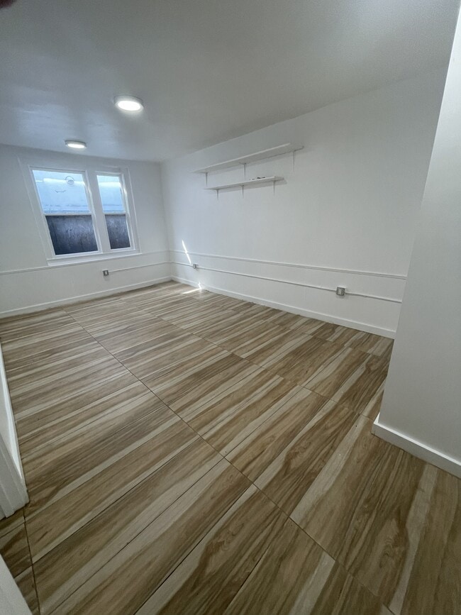 Building Photo - 202 Bicknell Ave