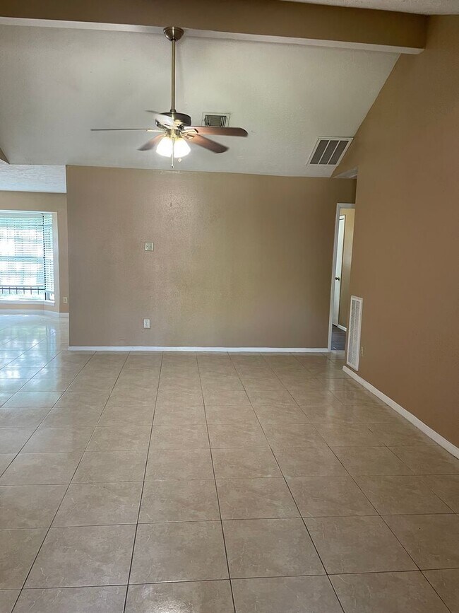 Foto del edificio - 13411 Boonway Dr