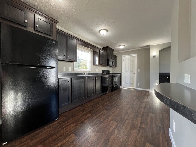 Building Photo - 209 Hickory Ct
