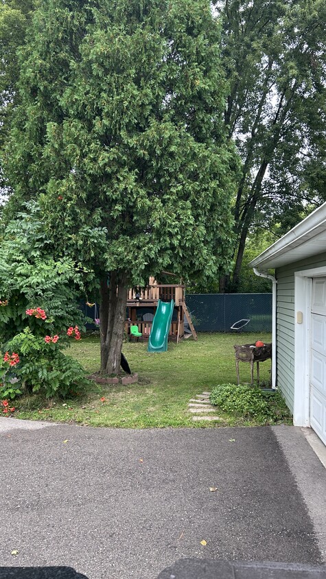 Foto principal - 11455 W Forest Home Ave