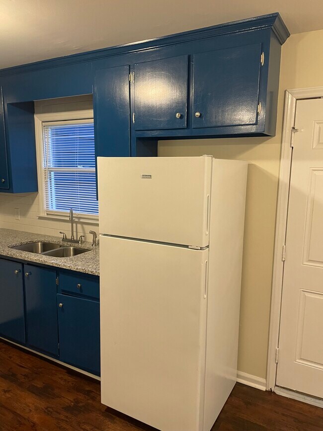 Foto del edificio - 224 Bridgefield Pl