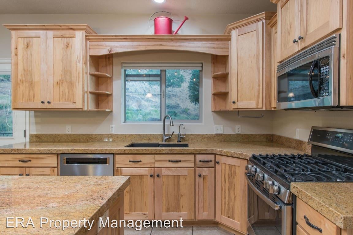 Building Photo - 4 br, 3 bath House - 1469 N Fairway Dr.