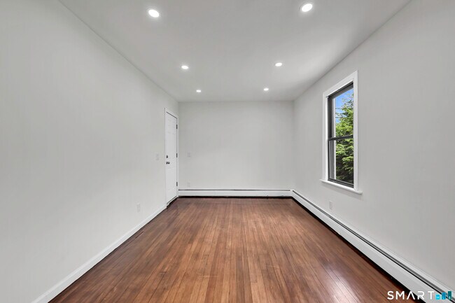 Foto del edificio - 54 Overlook Ave