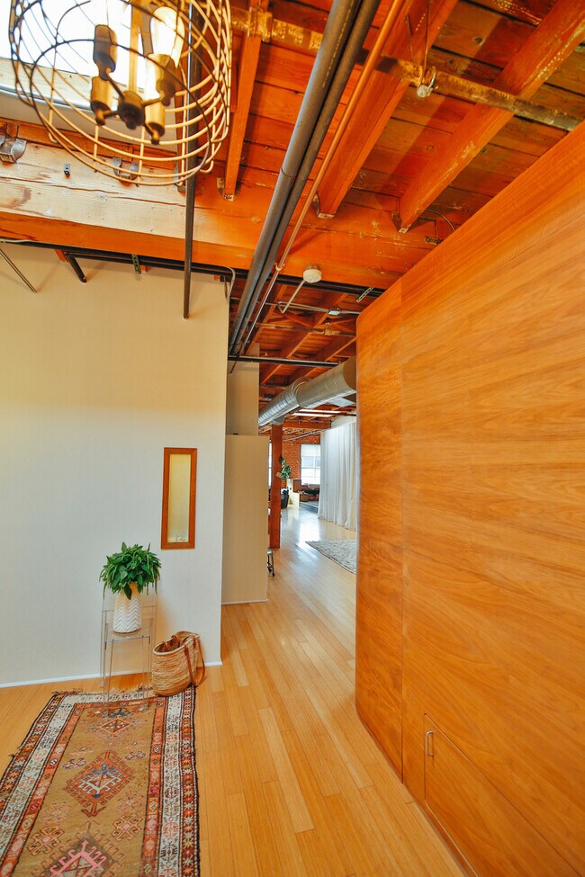 Building Photo - 500 Molino St