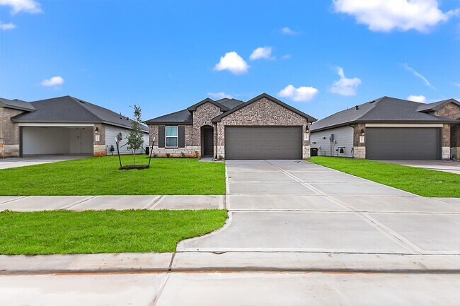 Building Photo - 3515 Turnpike Dr