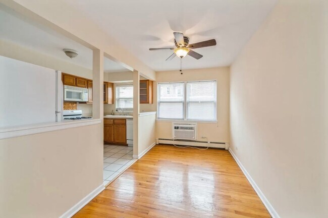 Building Photo - 2334 W 111th St