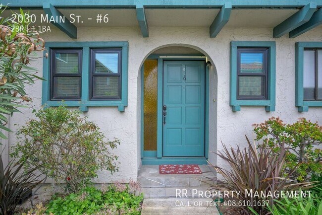 Foto del edificio - Luxurious End-Unit Townhome in Central San...