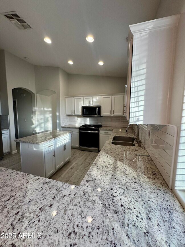 Foto del edificio - 5642 W Lydia Ln
