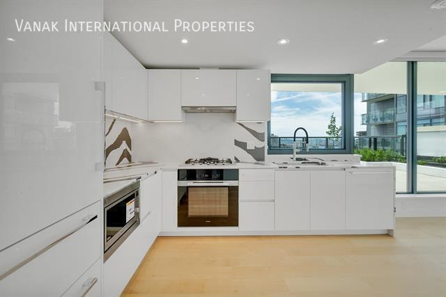 Photo du bâtiment - Millennium Condo ? 2 Bed, 2 Bath, Wide Balcony
