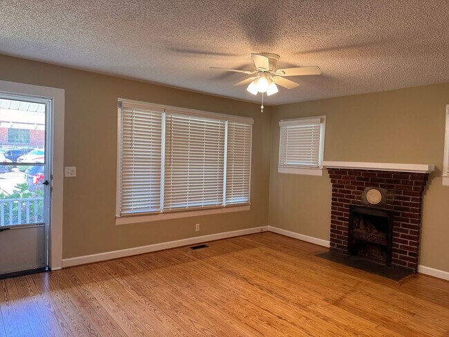 Foto del edificio - 3 Bed, 1 Bath Newly Renovated Home in Asheboro!