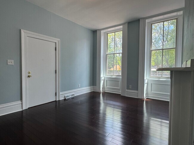 Foto del edificio - 816 Western Ave