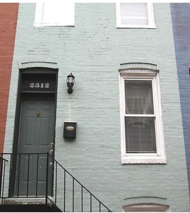 Building Photo - 2312 Hunter St