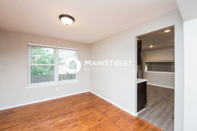 Building Photo - 4 Bedroom Pet-Friendly Home in Aurora, CO with Main Street Renewal